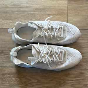 Nike React Vision running tennis trainer shoe.  Size Mens 8.5 or Women’s 10